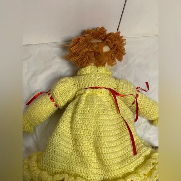 Vintage 1980’s Crochet Doll with Plastic head and hands. - Picture 5 of 7